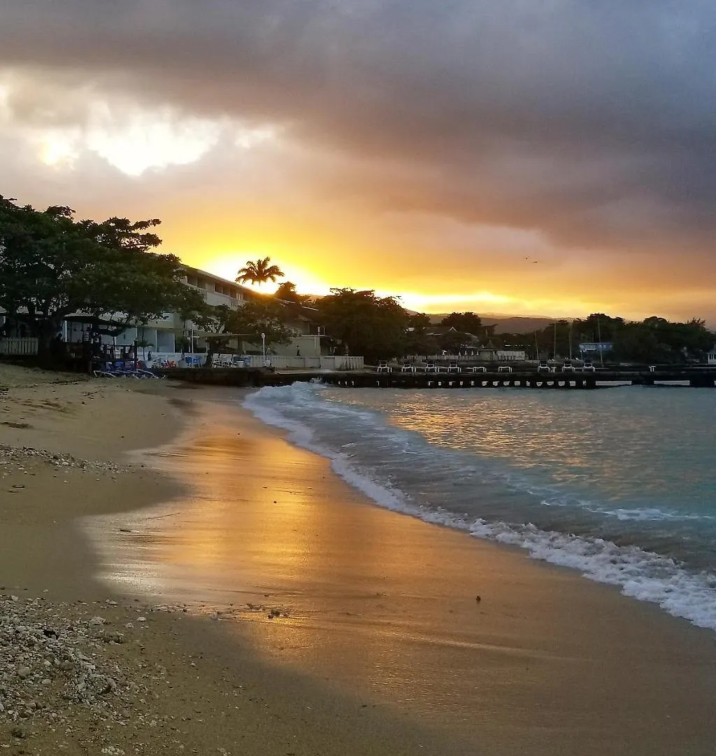 Kaz Kreol Beach Hotel Ocho Rios Jamaica