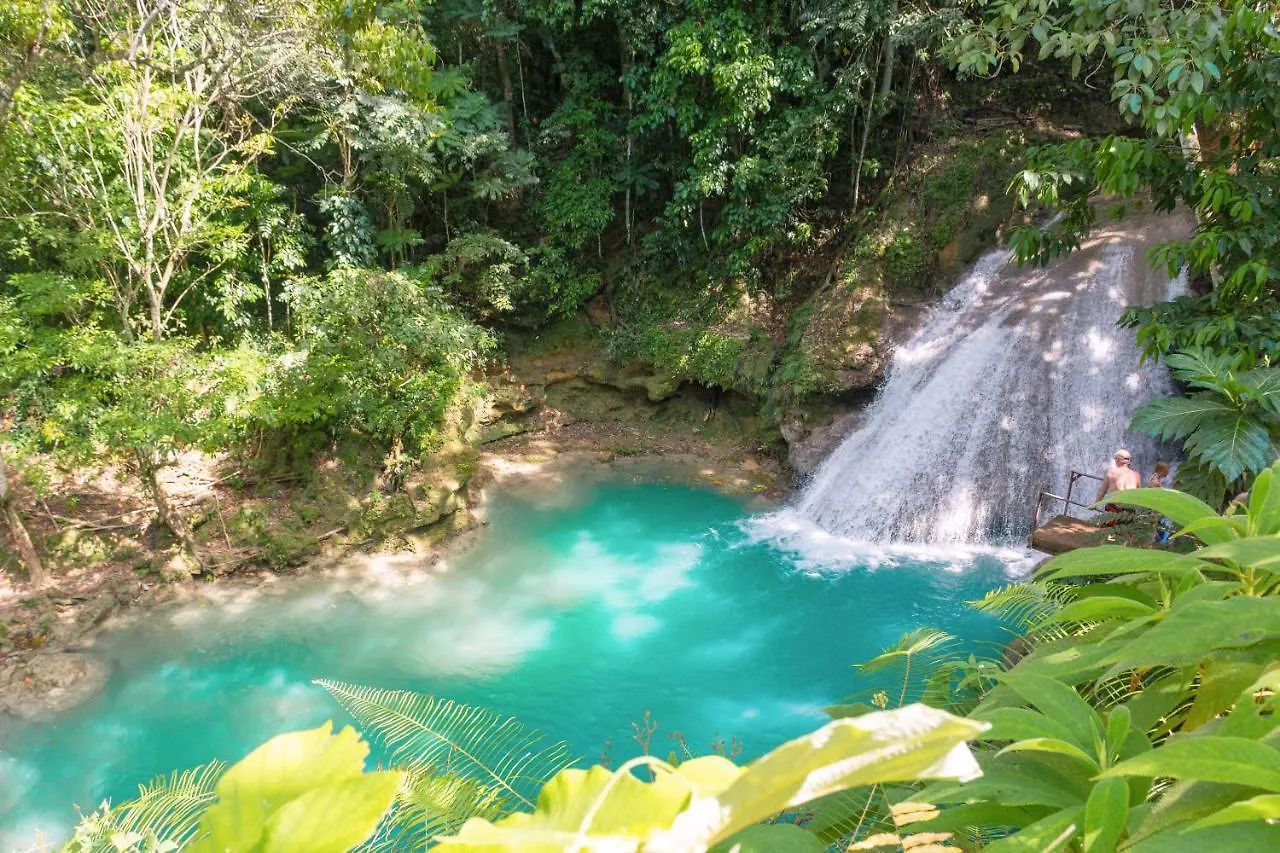 Kaz Kreol Beach Hotel Ocho Rios 3*,